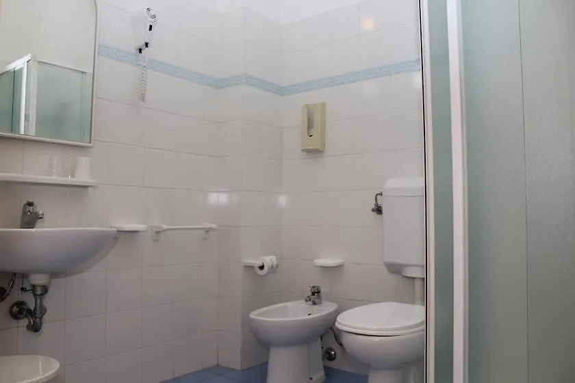 **  Hotel Nautic Gatteo a Mare Italia
